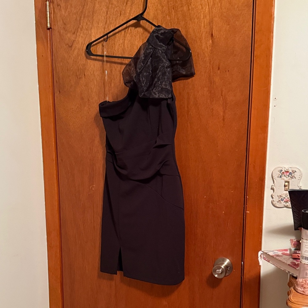 Emerald Sundae Black One-Shoulder Dress